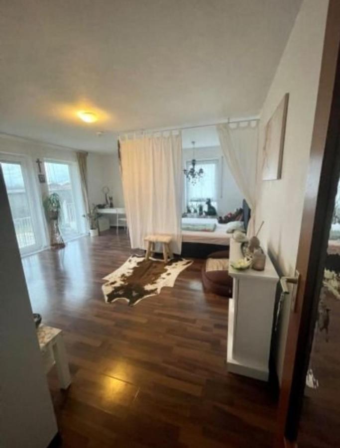 Complete Apartment Peacefully Situated Near The Airport Nuernberg Nuremberga Exterior foto